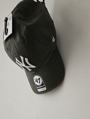 '47 Clean Up Adjustable Baseball Cap with NY Embroidery - Olive New York Yankees